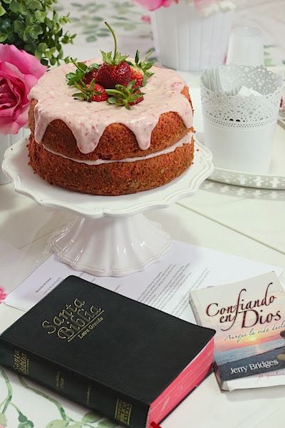 Receta-de-Bizcocho-de-fresas-(naked-or-rustic-cake)